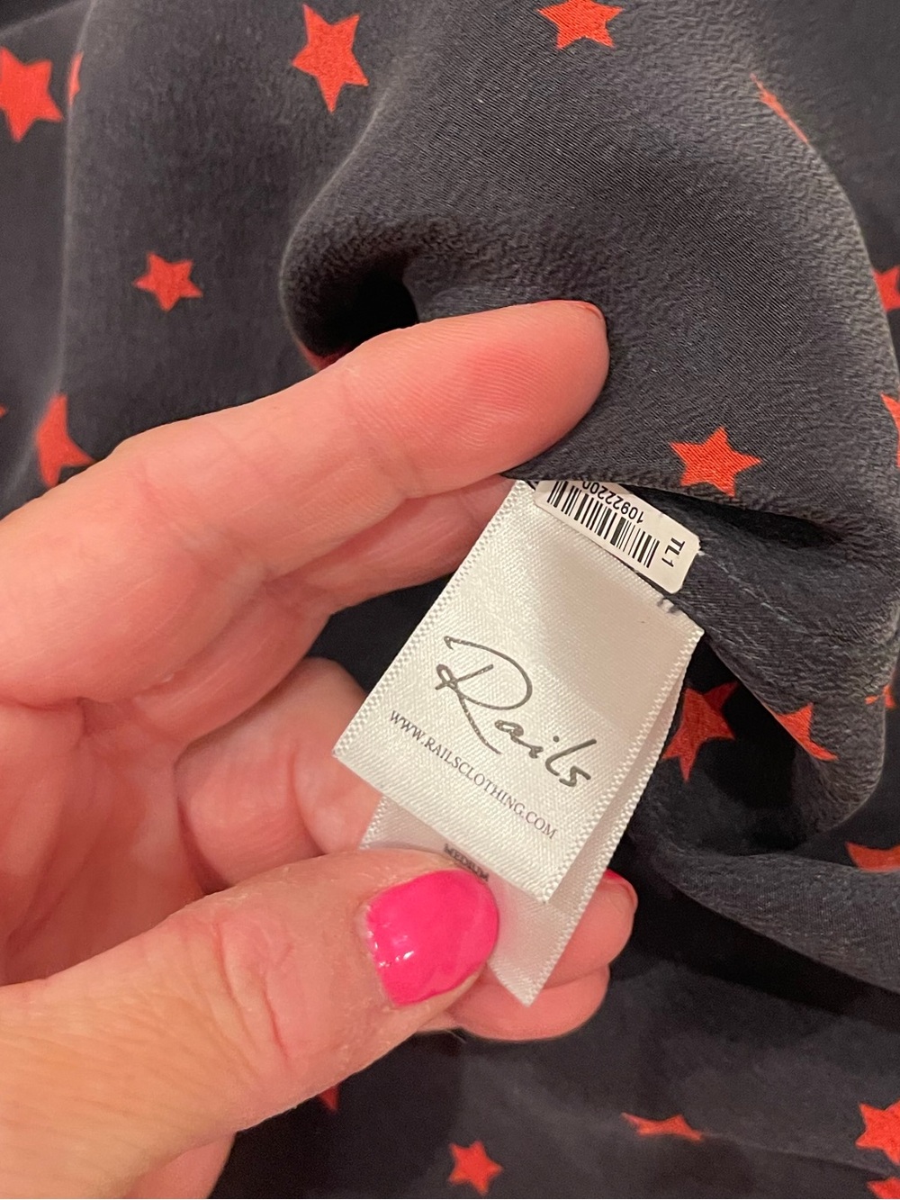 Rails silk star pattern button down blouse - Picture 4 of 7
